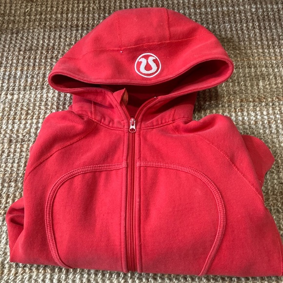 Size 6 lulu sweater